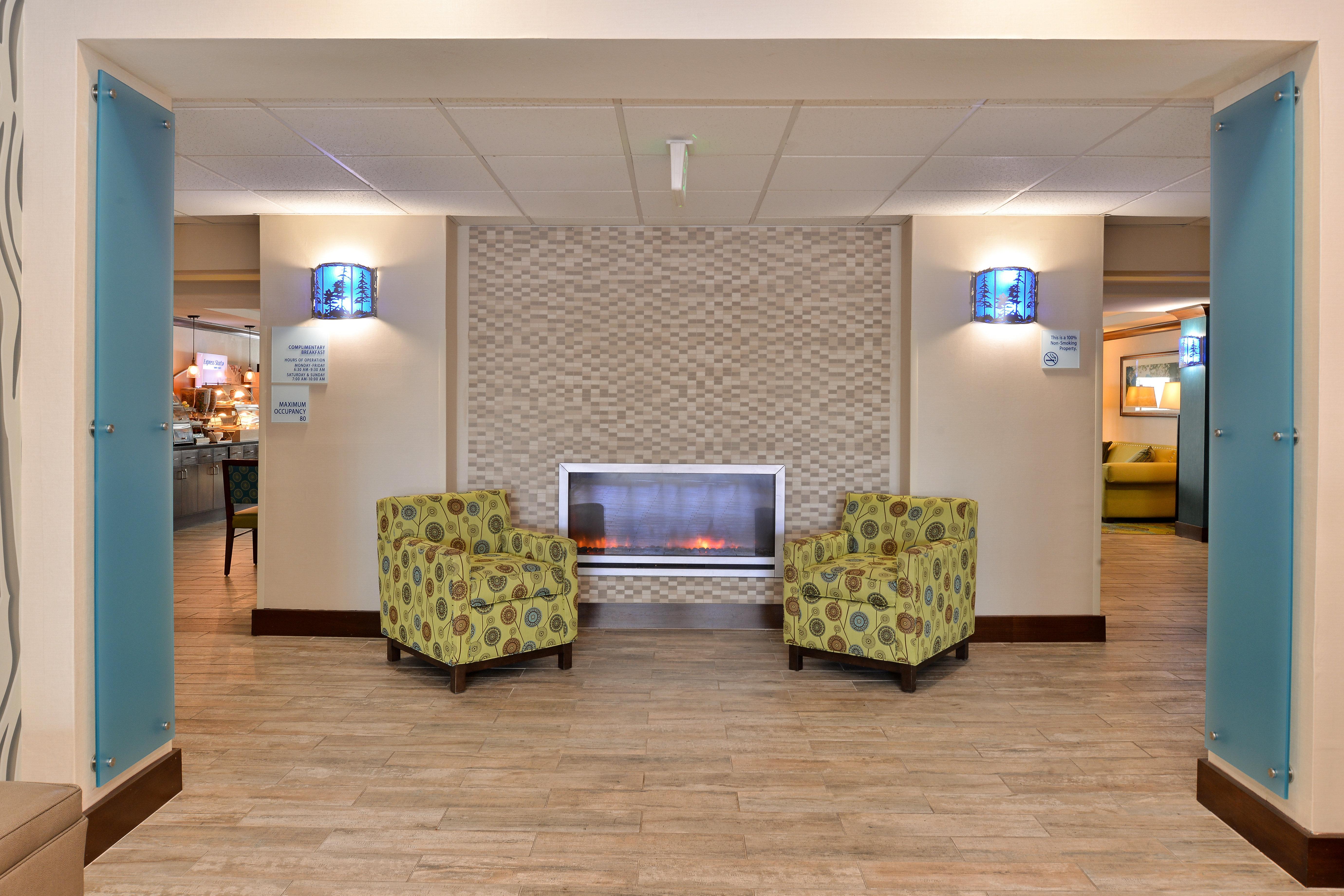 Holiday Inn Express Fresno River Park Highway 41 By Ihg Esterno foto