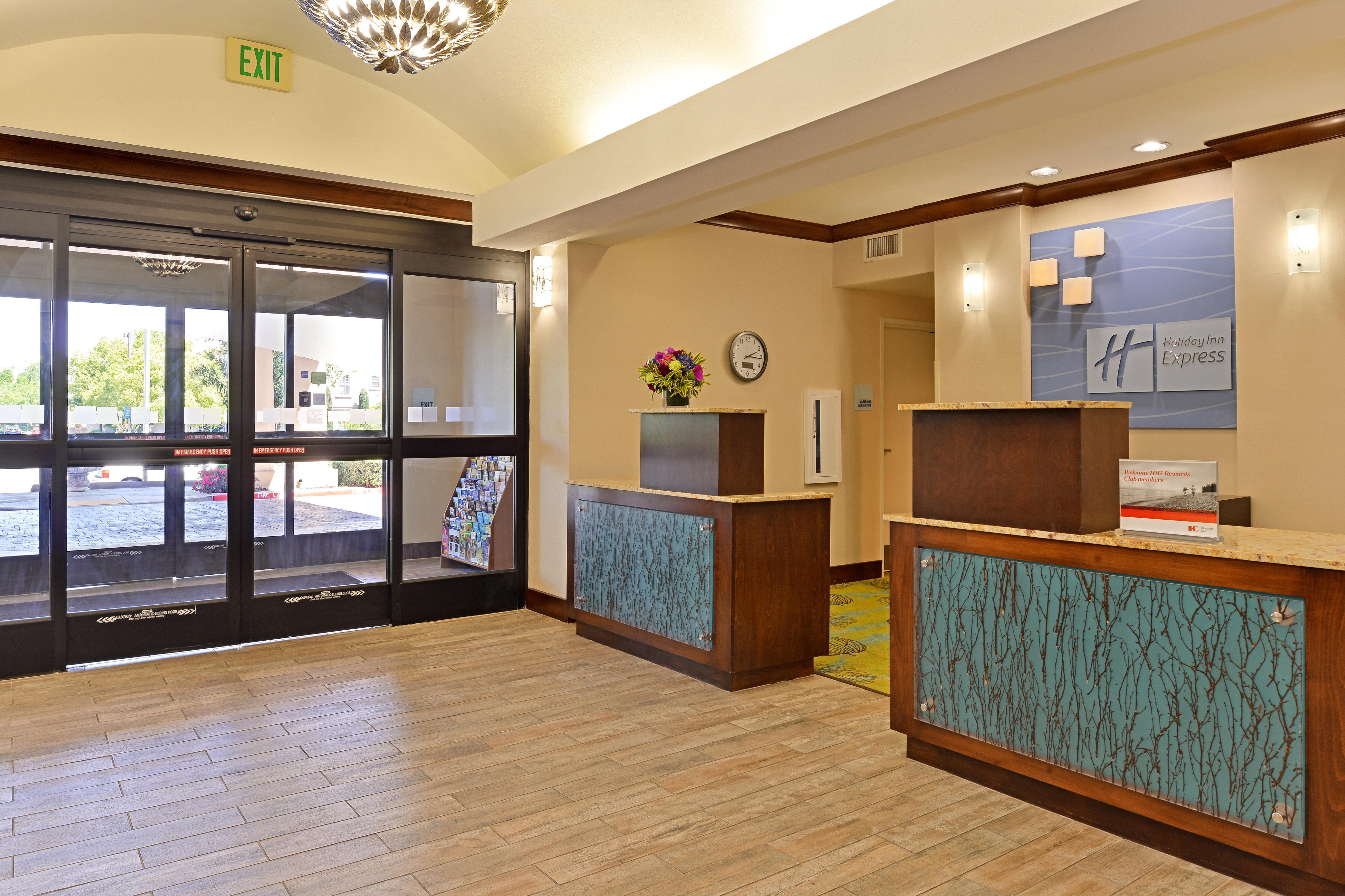 Holiday Inn Express Fresno River Park Highway 41 By Ihg Esterno foto