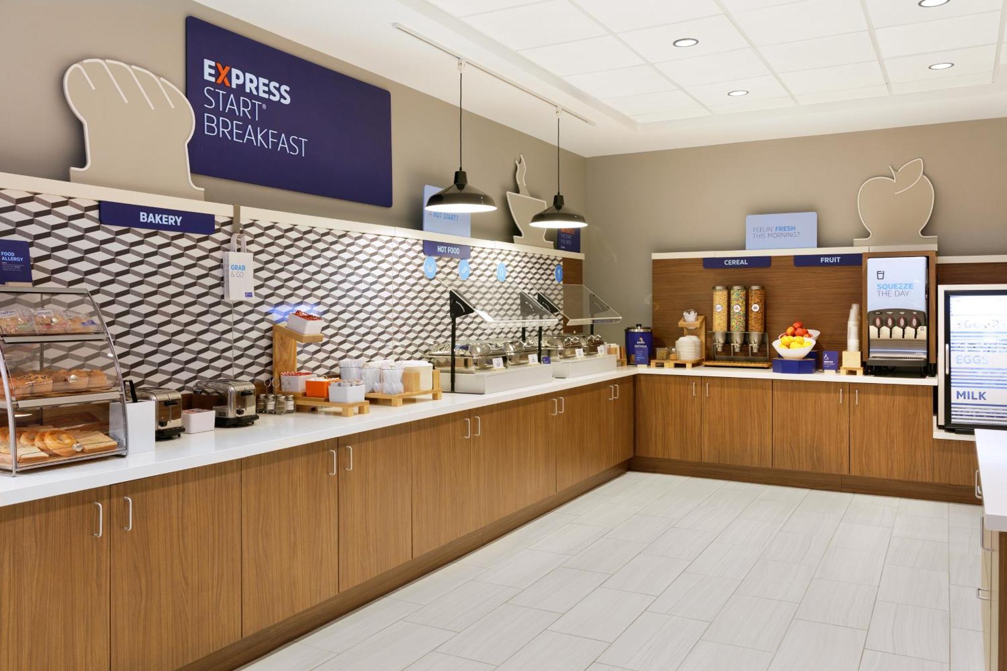 Holiday Inn Express Fresno River Park Highway 41 By Ihg Esterno foto