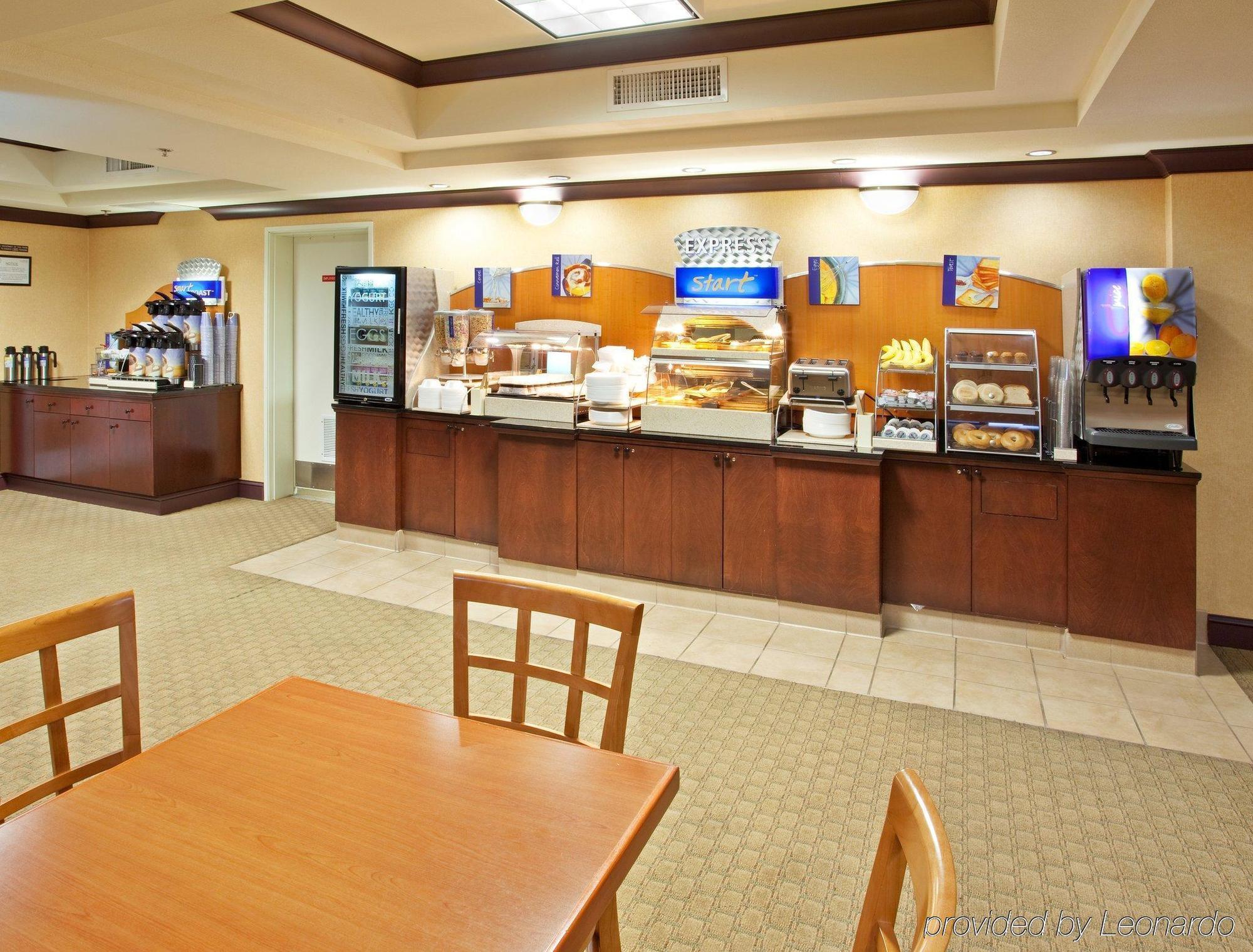 Holiday Inn Express Fresno River Park Highway 41 By Ihg Ristorante foto